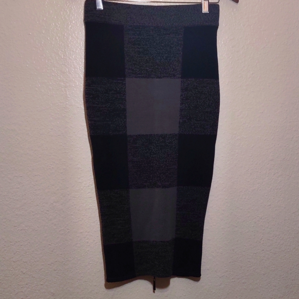 SLIGHTLY USED LA BELLE ROC ROCAWEAR 100% COTTON SKIRT SIZE M GRAY BLACK